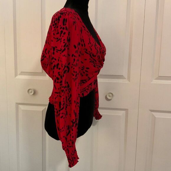 Vero Moda Red Black Print Twist Front Long Sleeve Cropped Top Large - Picture 8 of 12